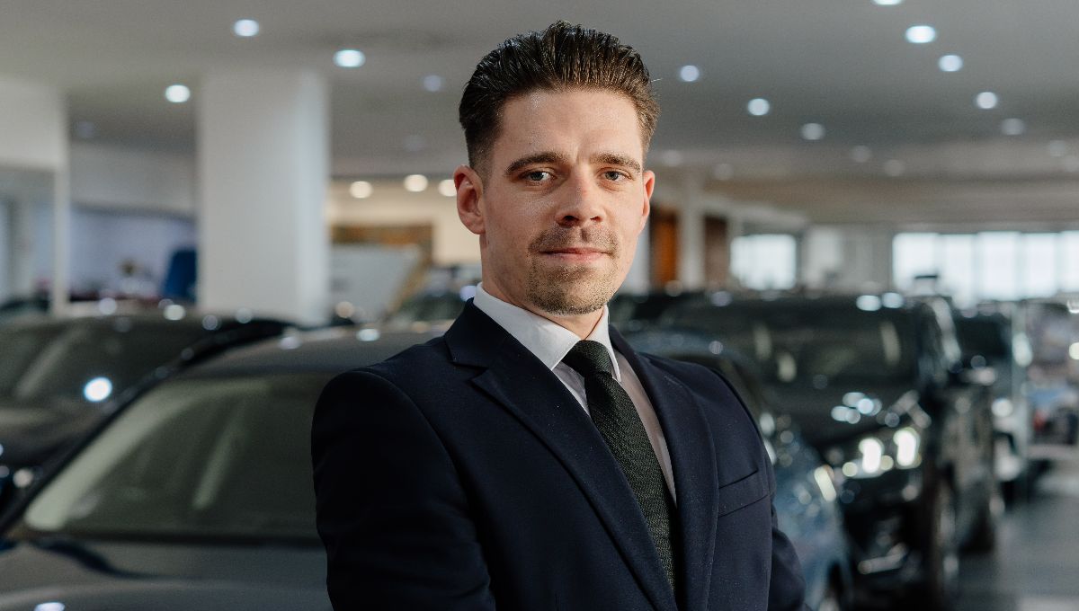 Karol Fajkierz Asystent Działu Sprzedaży Korporacyjnej